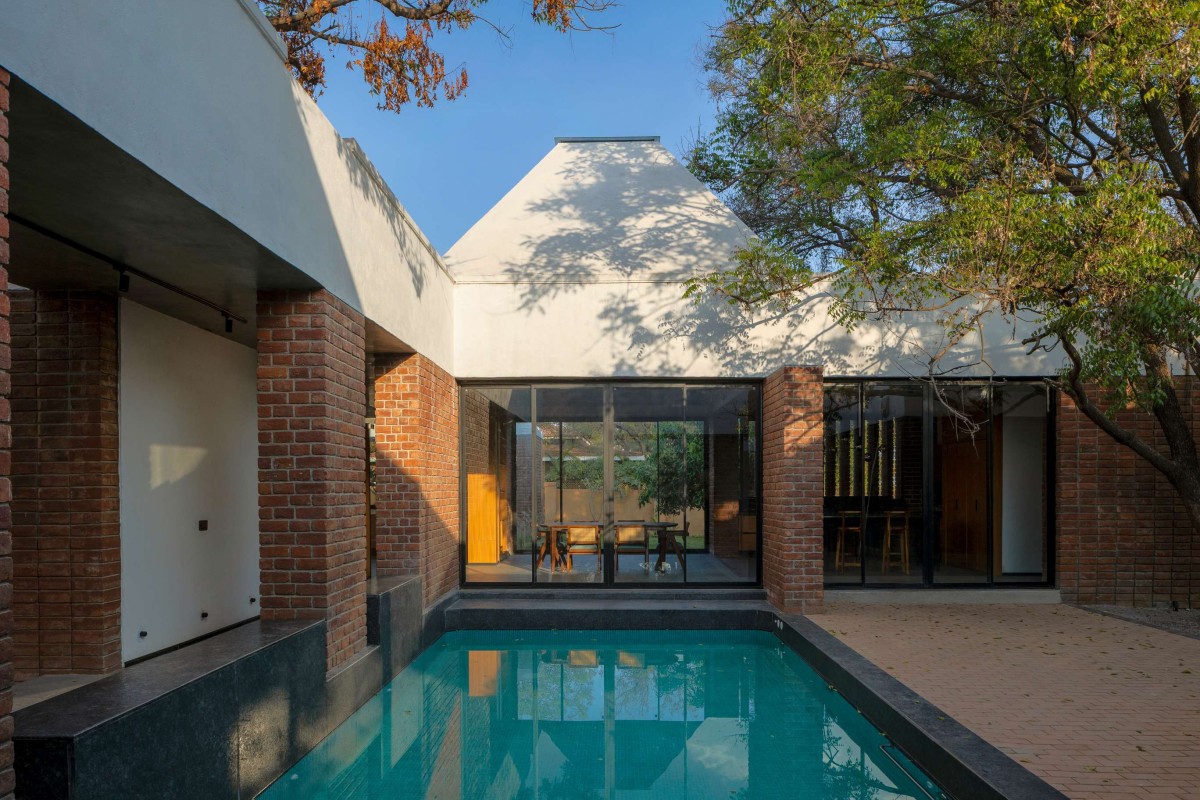 Pool Area of Cezara Holiday Home by KUN Studio