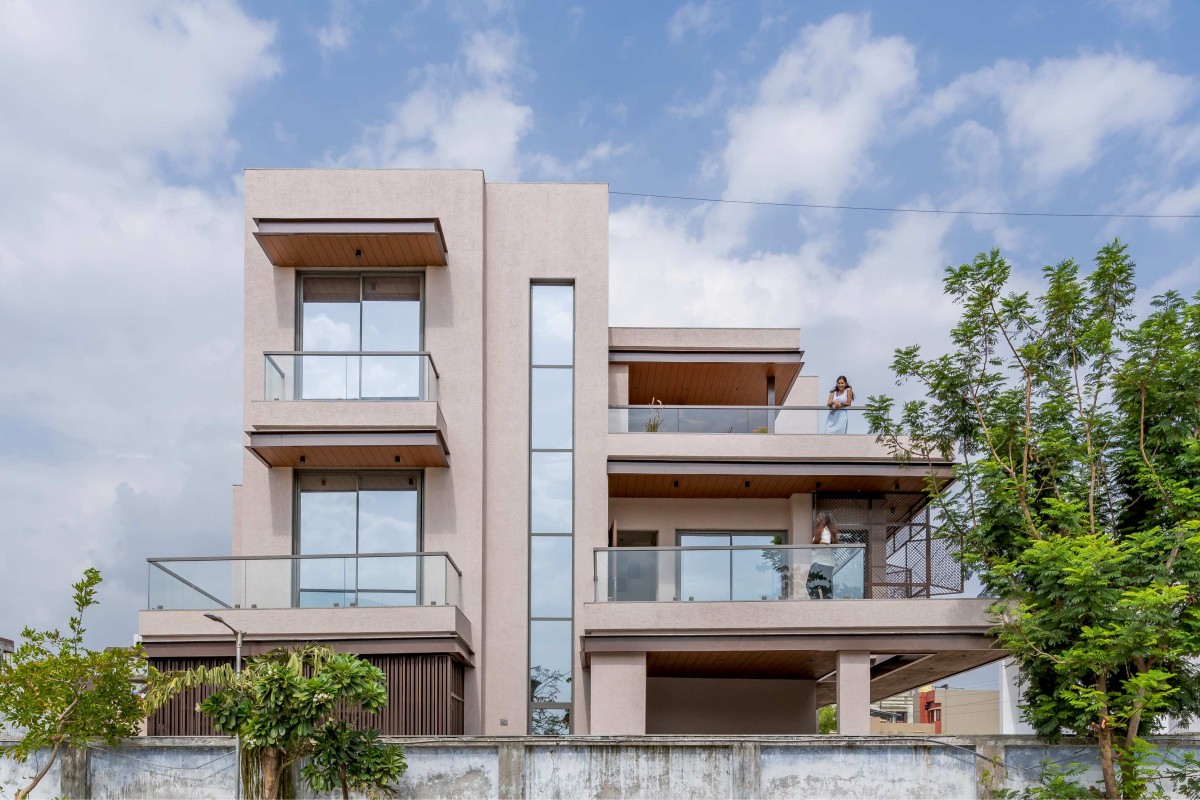 Exterior view of Sarkhej Bungalow by Harikrushna Pattani & Associates