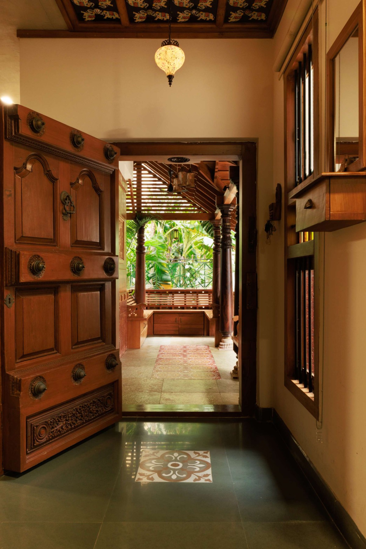 Entrance of Shankar Residence by Brick and Stone