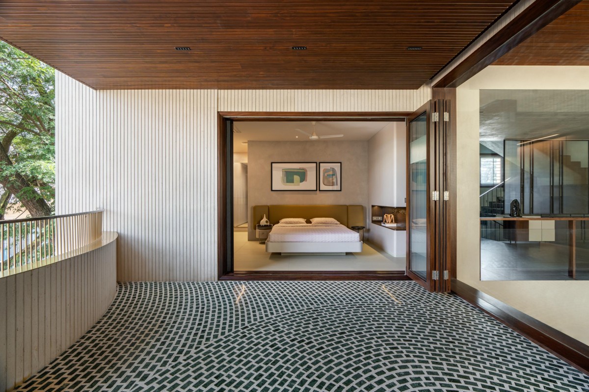 Passage to bedroom of Pattern Land by Cadence Architects