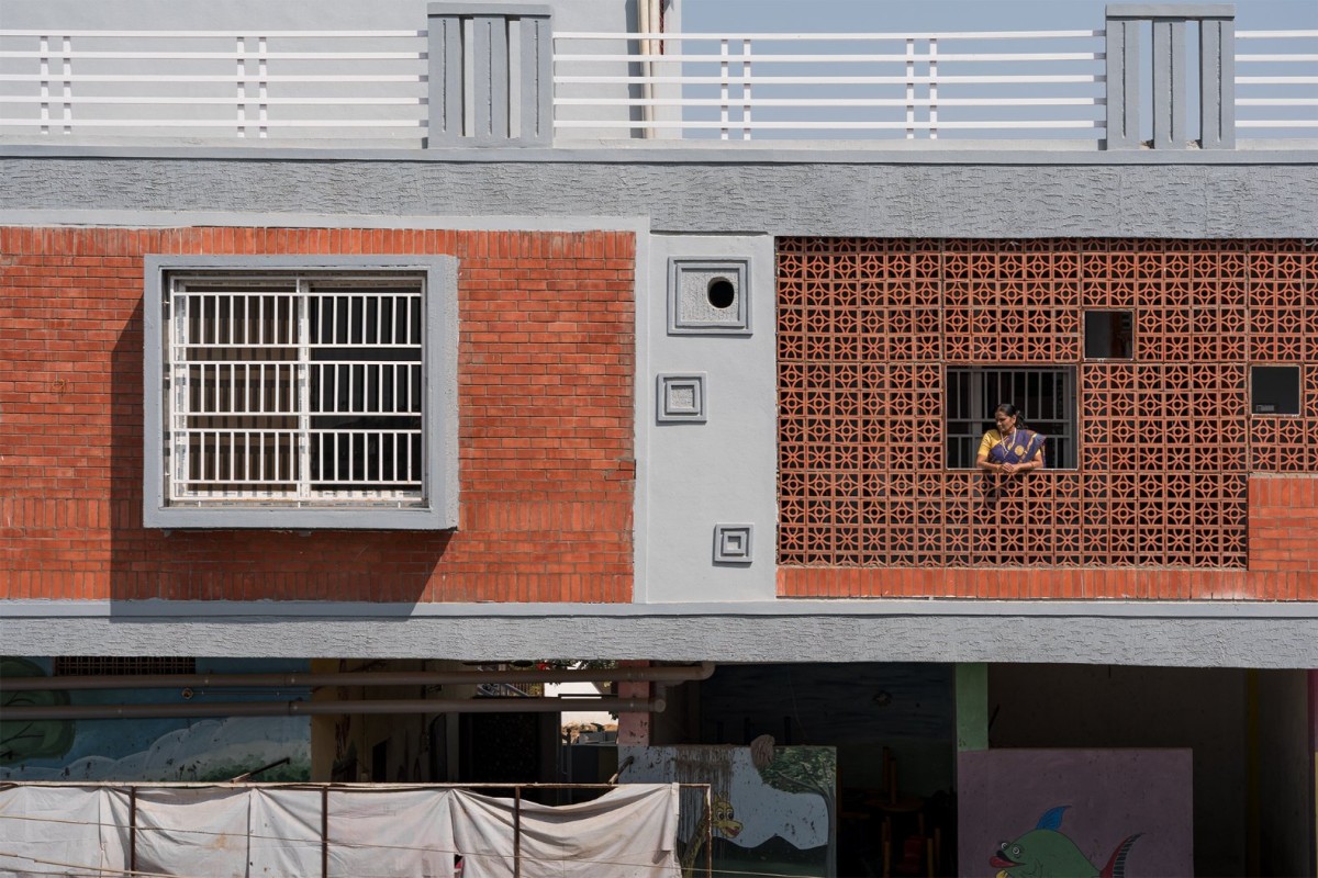 Exterior view of Brick Line Hosue by Vastusamarth Design Studio