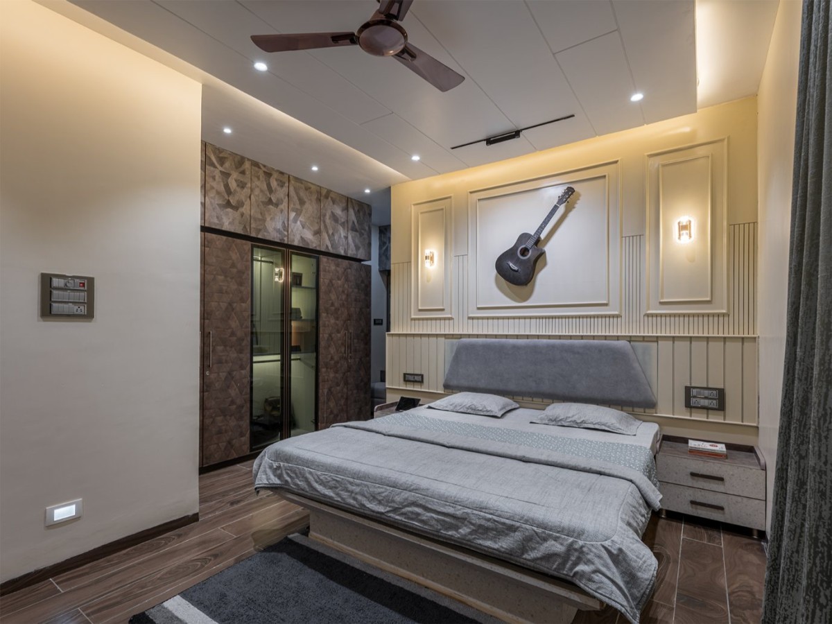 Bedroom 2 of Brick Line Hosue by Vastusamarth Design Studio