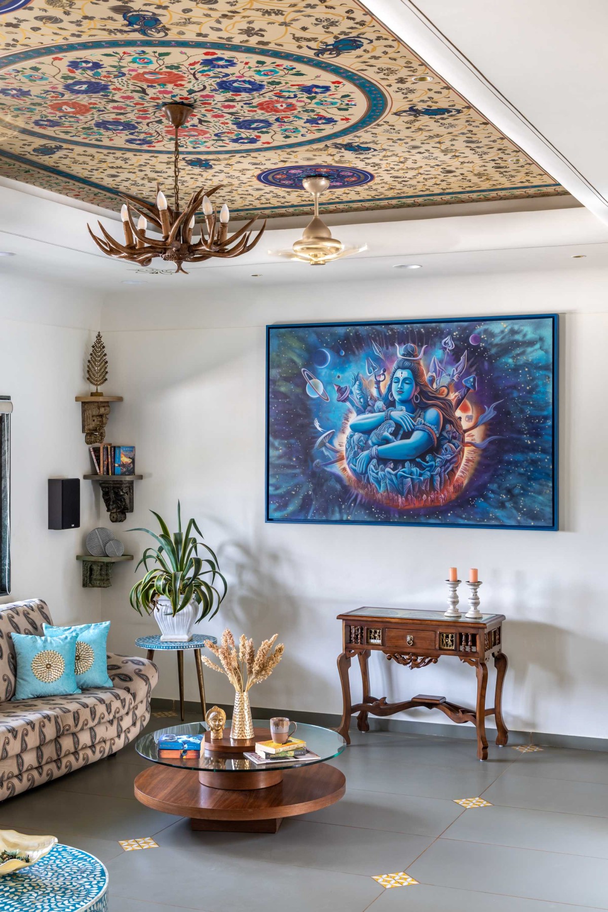 Living room of Dehleez by Mandala Design Consortia (mdcarchitects)