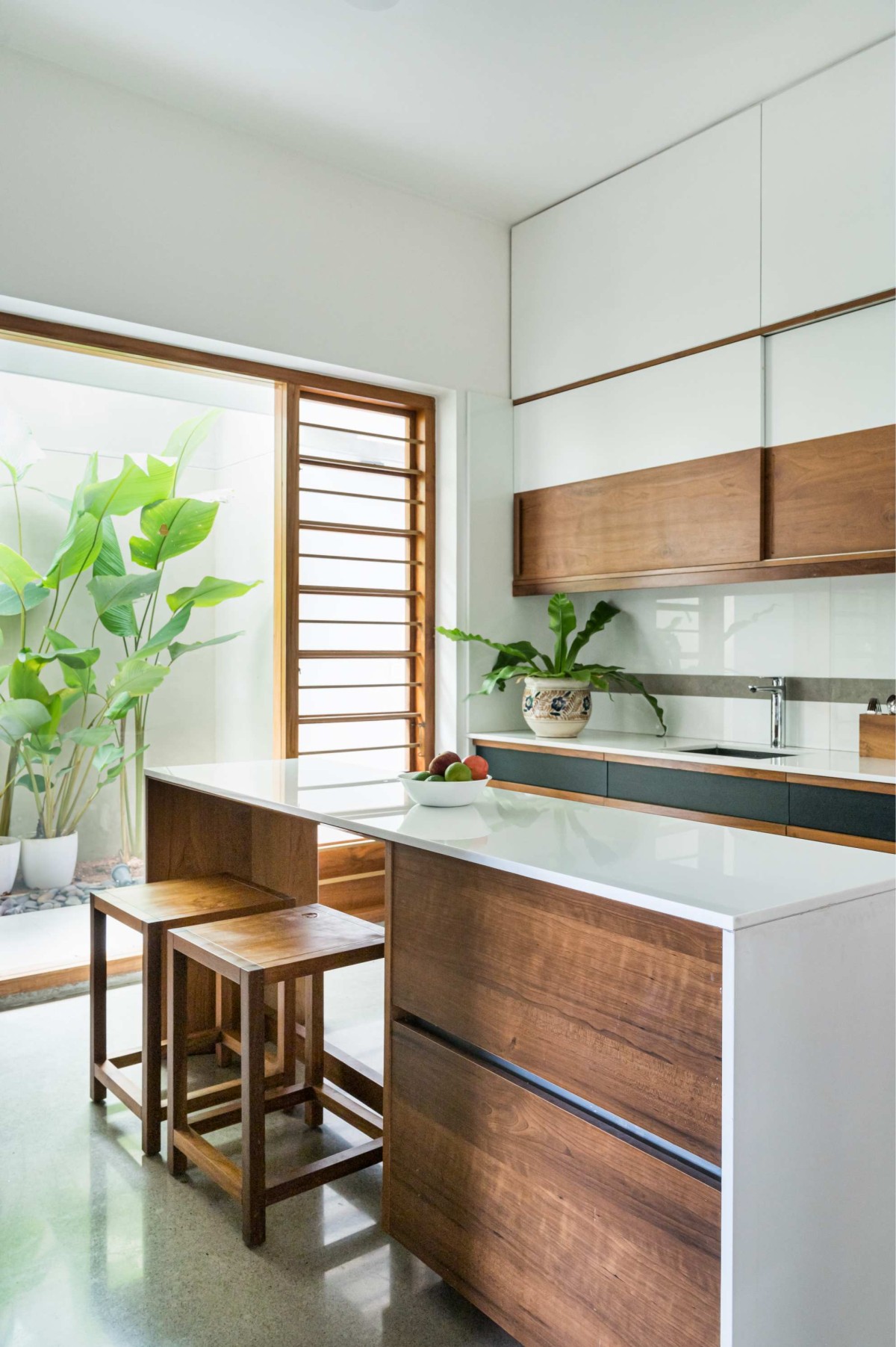 Kitchen of Peringattil Veedu by Studio Homosapiens