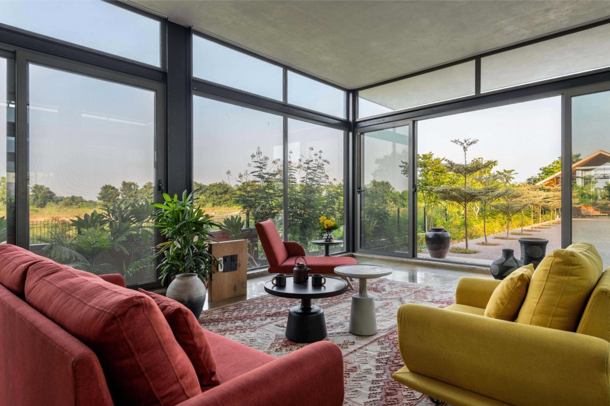 Living room of Vanessa Villa by tHE gRID Architects