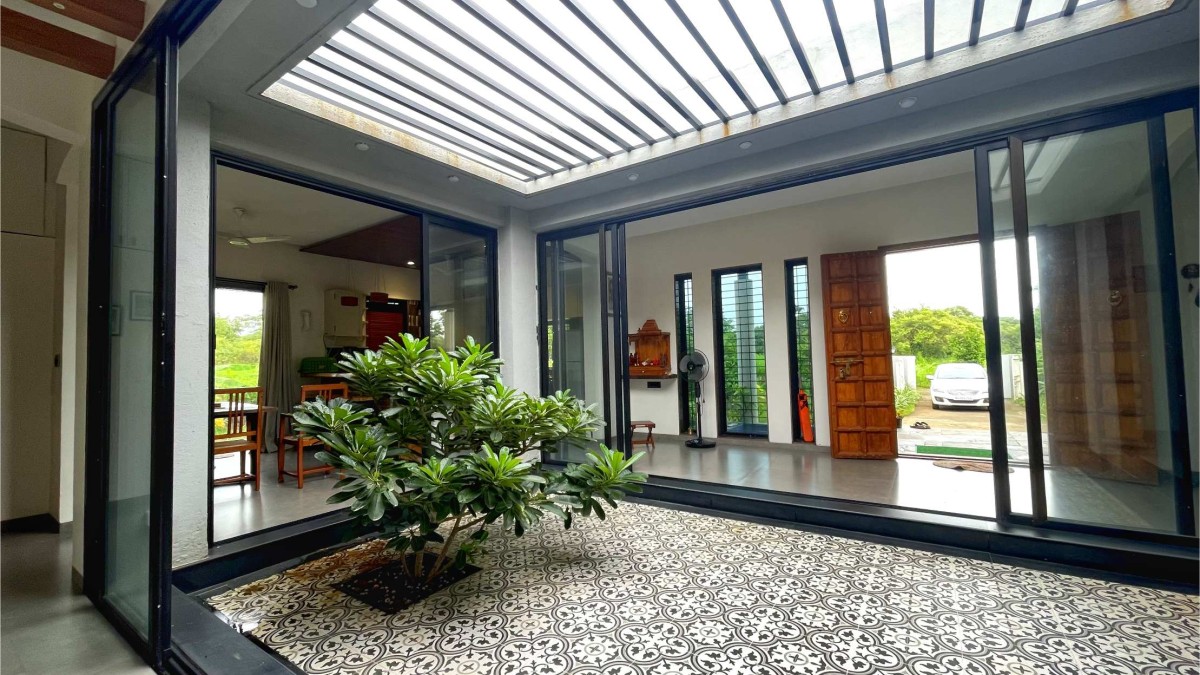 Courtyard of Moreshwar – The House of Courtyard by Architecture Delicacy