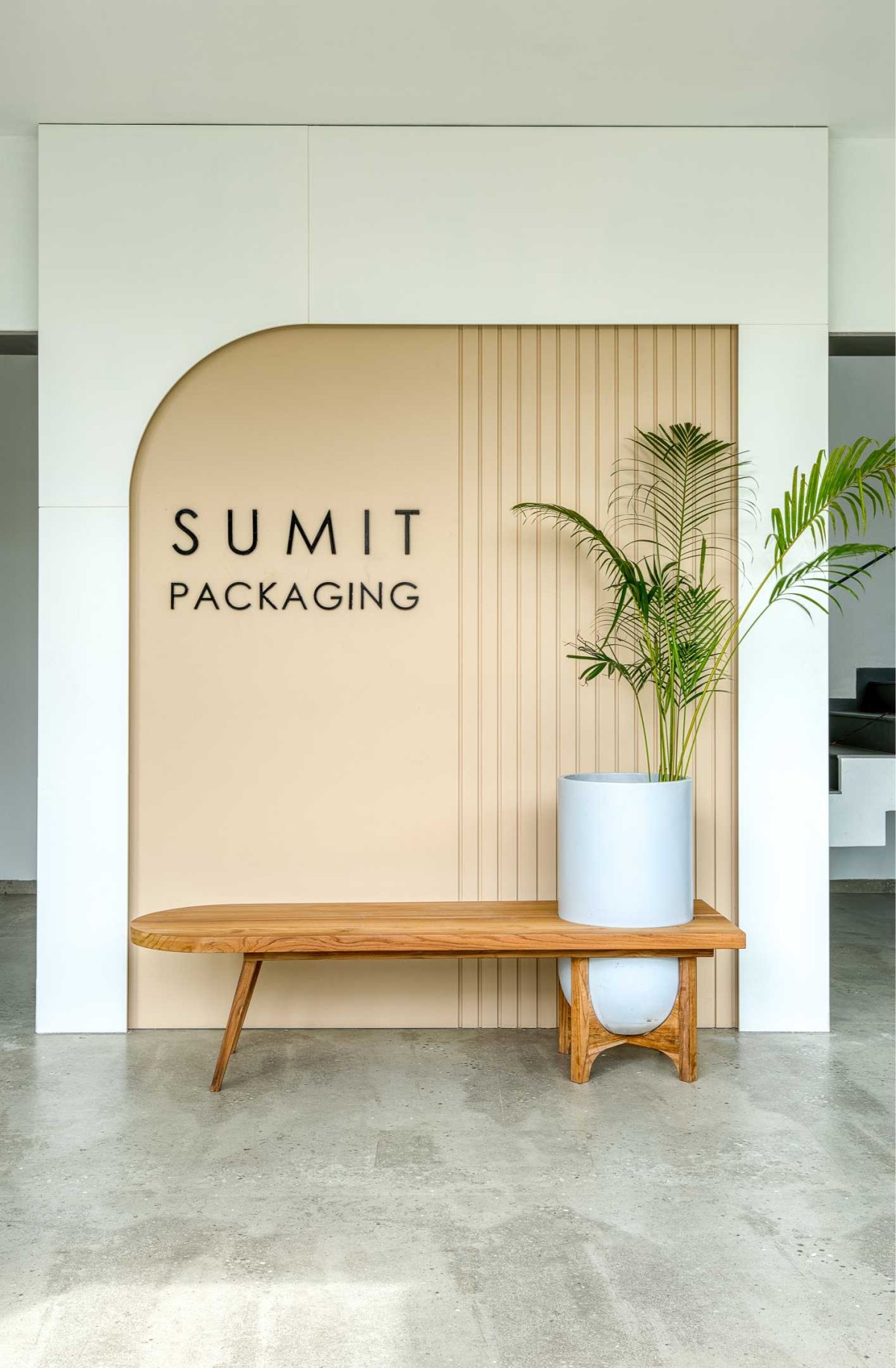 Reception of Sumit Packaging by Studio REFORM