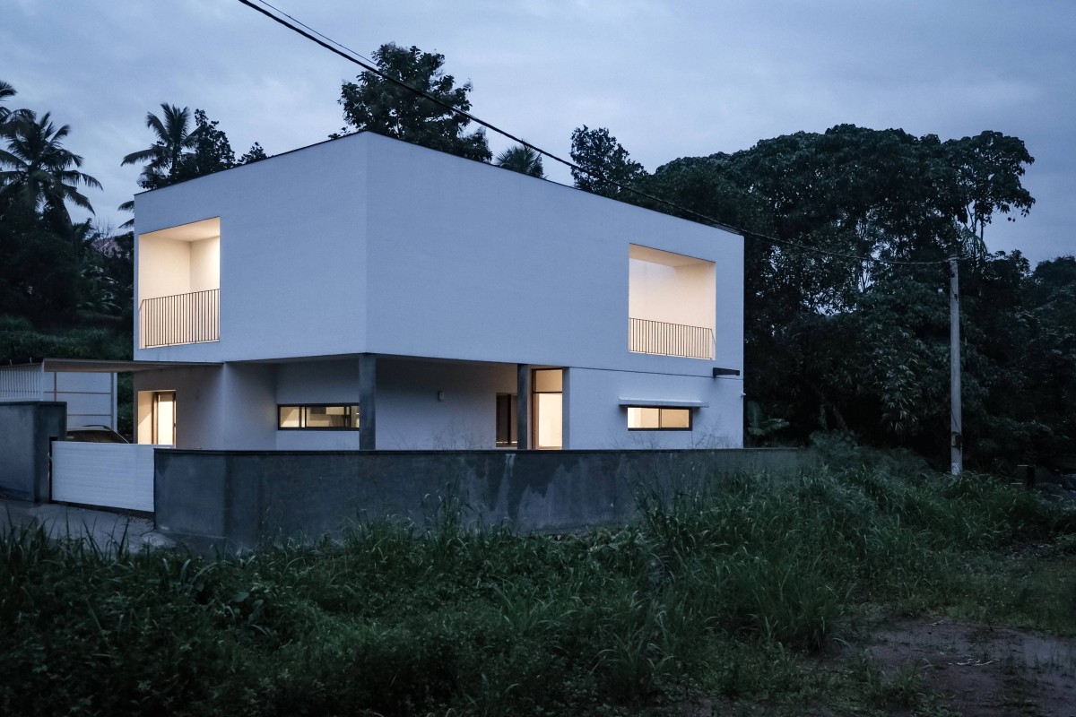 Exterior view of The Monolithic House by The Design Pursuit