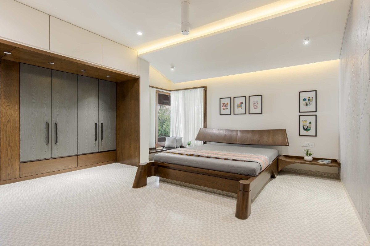 Bedroom of Nandanam by Dalvi Associates