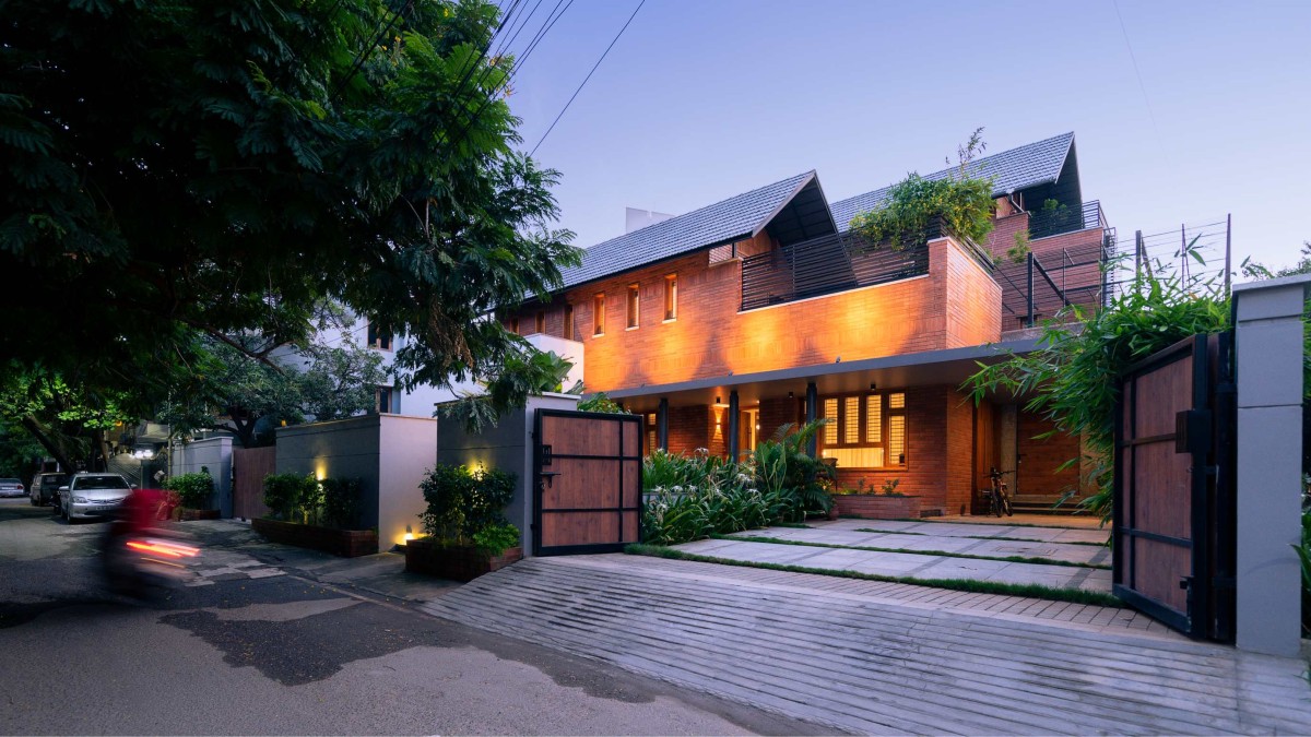 Dusk light exterior view of Open Living by Deearth Architects