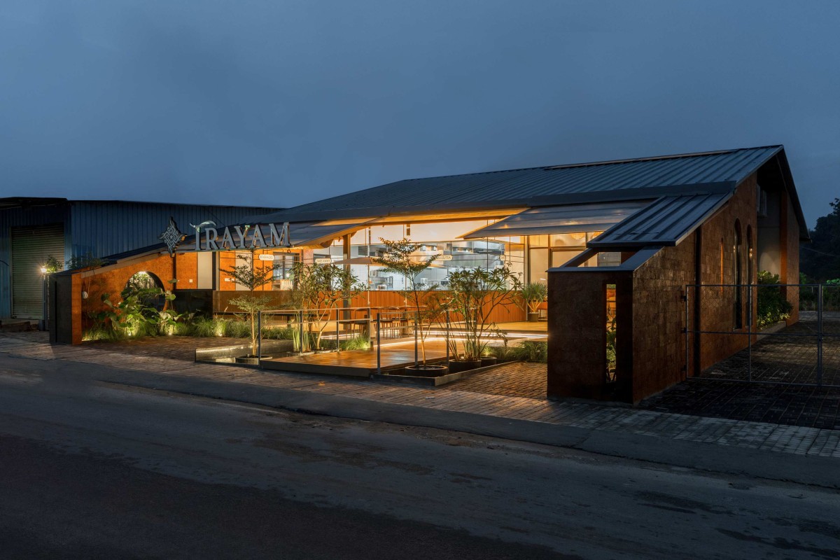 Dusk light exterior view of TRAYAM Restaurant by iha Architecture