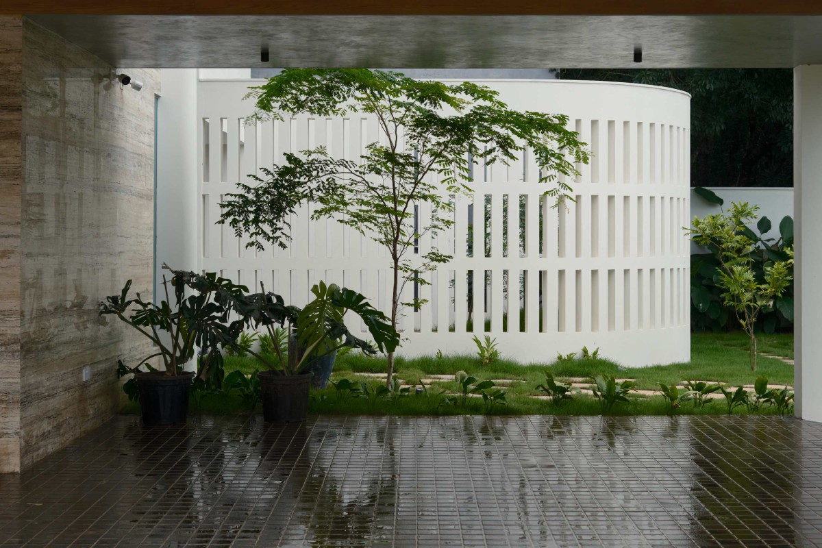 Porch of Mathamangalam House by SOHO Architects