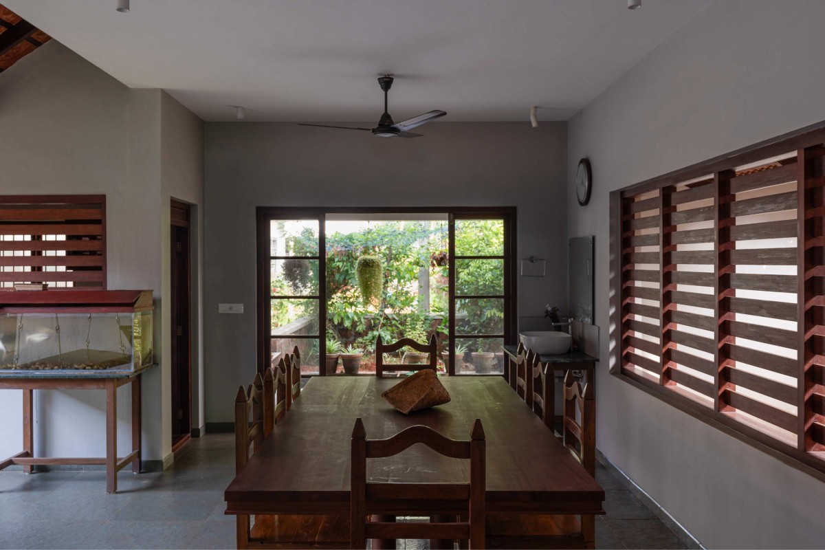 Dining of Kaloor Residence by VSP Architects