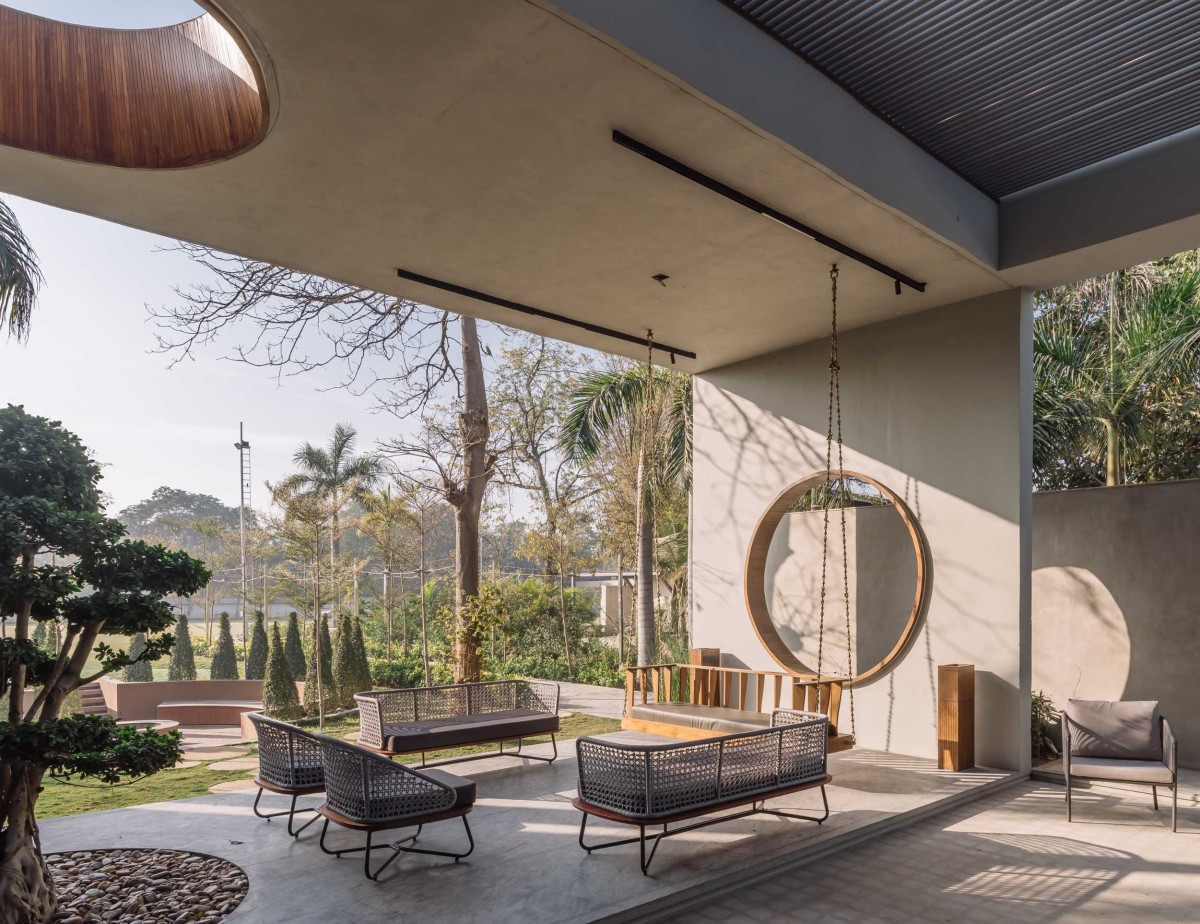 Verandah Seating of Bellevue – A House in Park by UA Lab