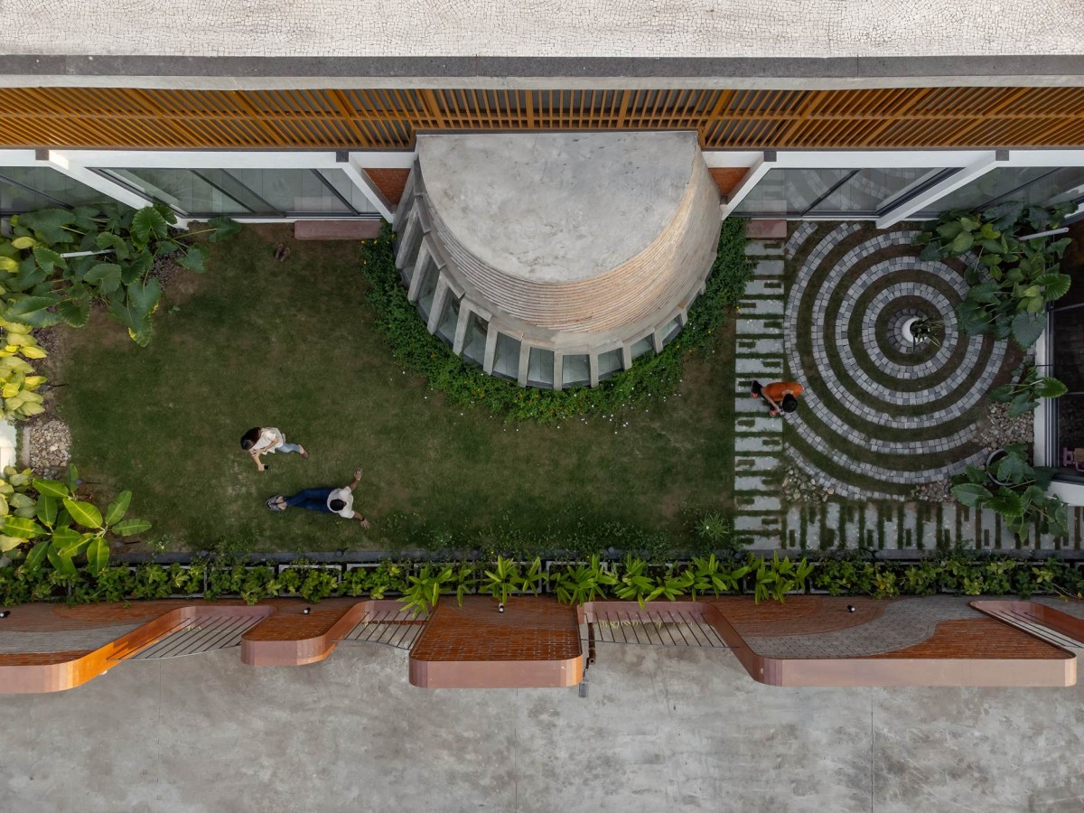 Aerial view of garden of Harshaangan - A House for Gardens by Aangan Collaborative LLP