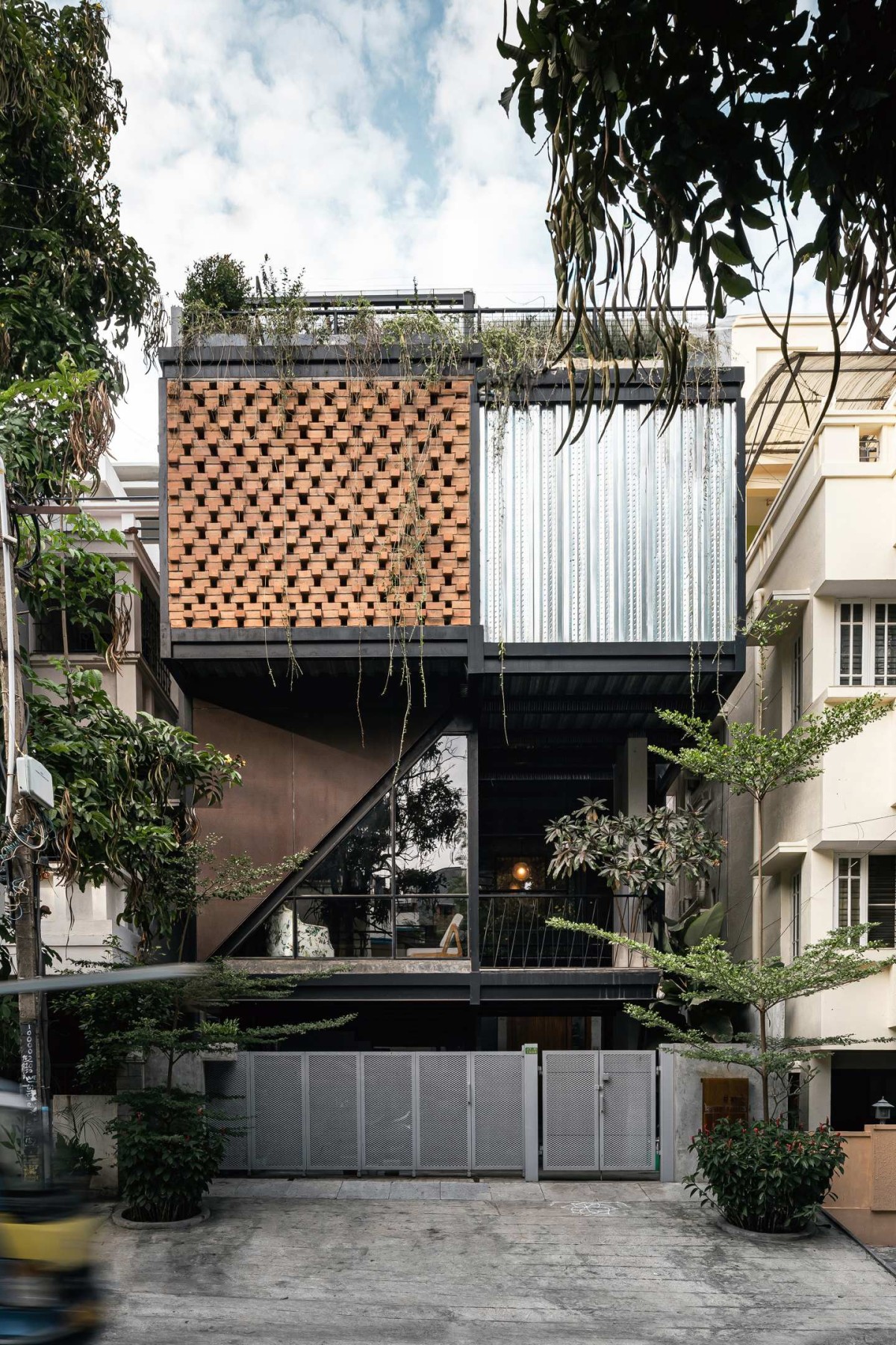 Exterior view of Pulley House by Studio 3Ca