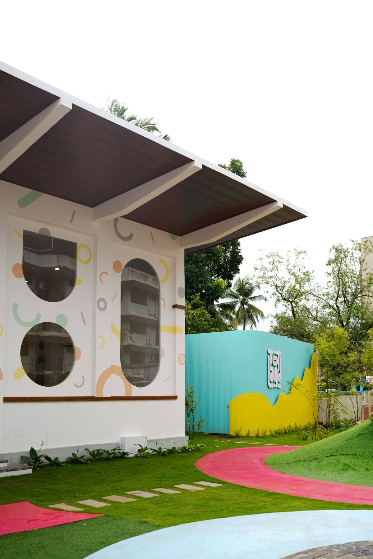 Playground of Totland Kids Community Center by Studio Roaming Ants