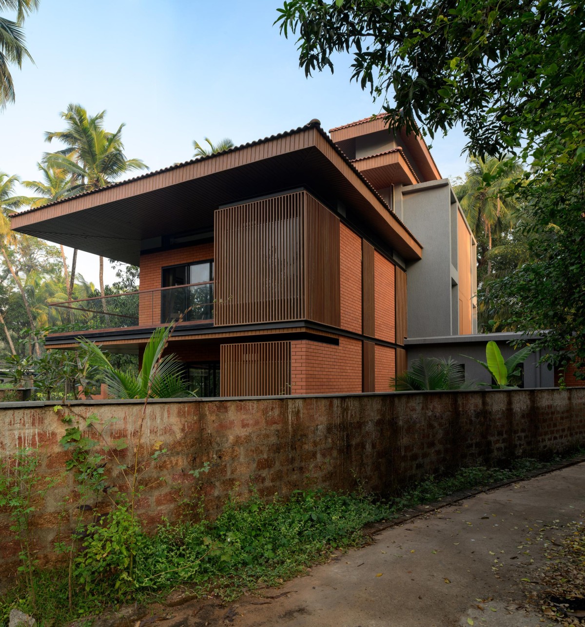 Exterior view of Sawantwadi House by Studio Massing