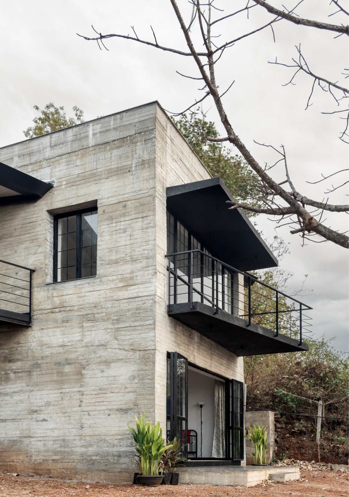 Exterior view of Oblique House by Red Brick Studio