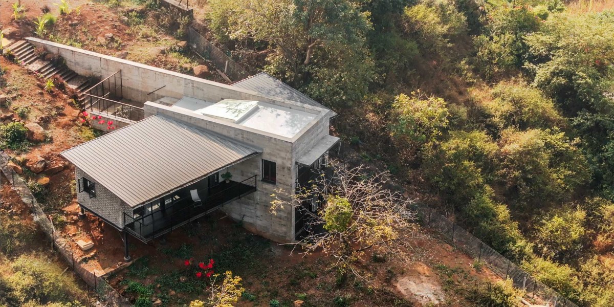 Aerial view of Oblique House by Red Brick Studio