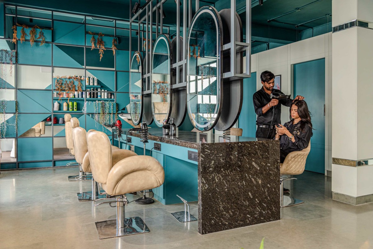 Styling Station of Allure Salon by Sawai Design Studio