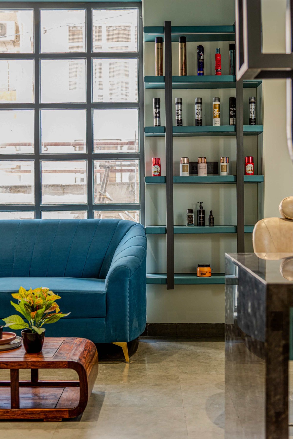 Waiting Lounge of Allure Salon by Sawai Design Studio