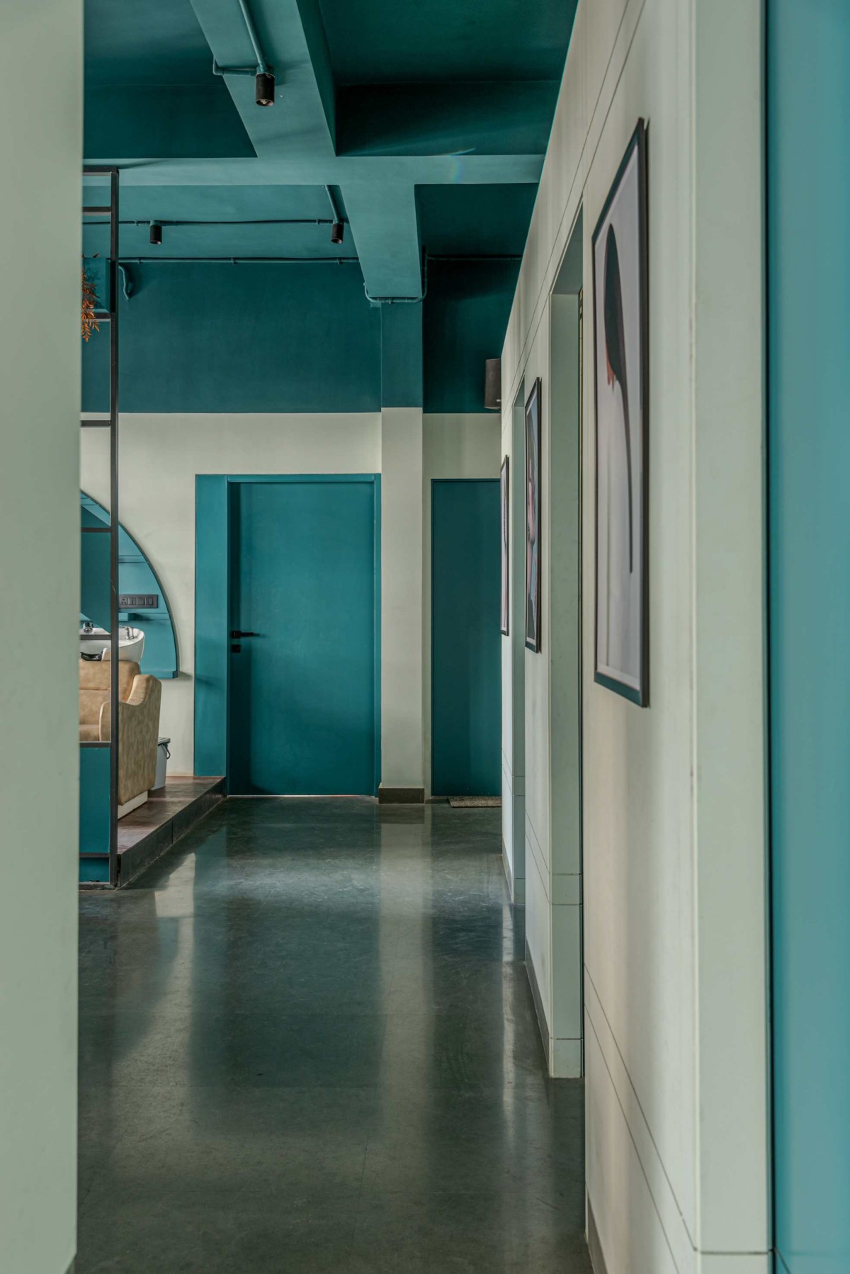 Passage of Allure Salon by Sawai Design Studio