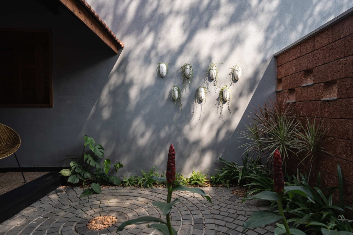 Courtyard of Swasti by Deearth Architects