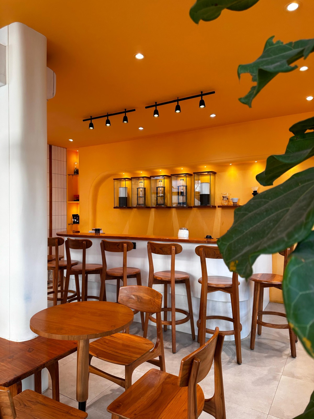 Brewing station seating of Drip And Drop by Inari Atelier