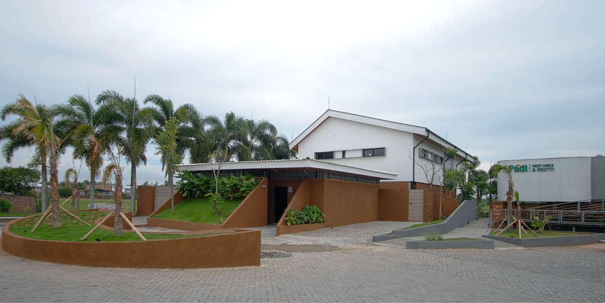 Employee Mess Building of PADI Rest Area by MIV Architects