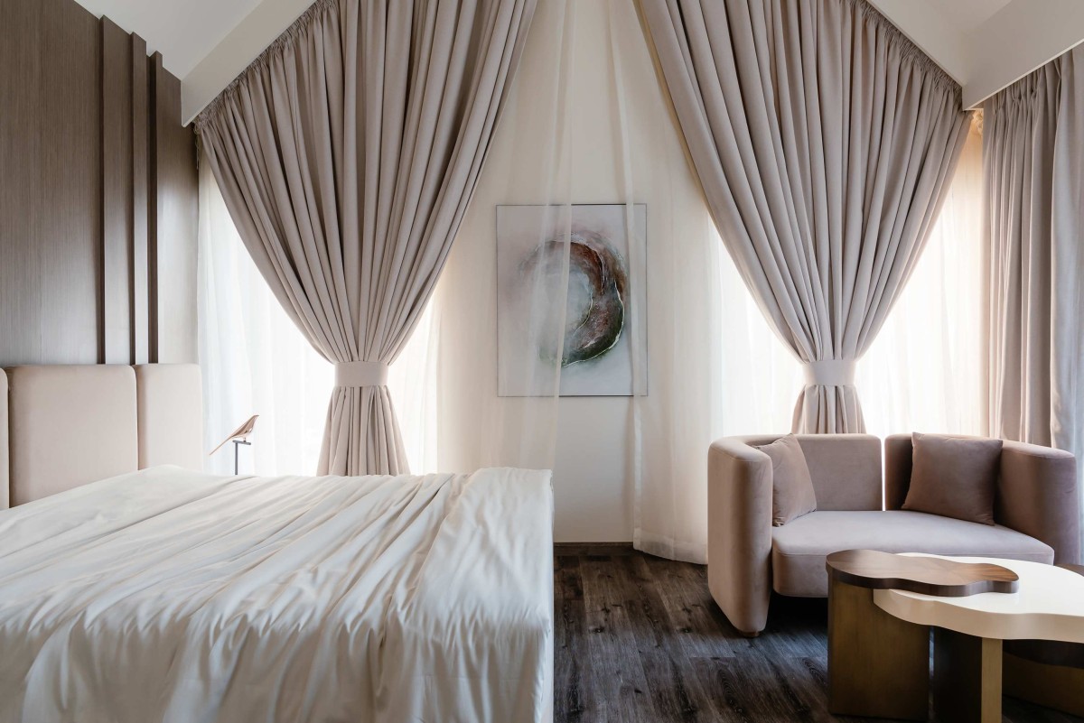 First Floor Master Bedroom 2 of Swarnabhoomi Villa by Art of Space