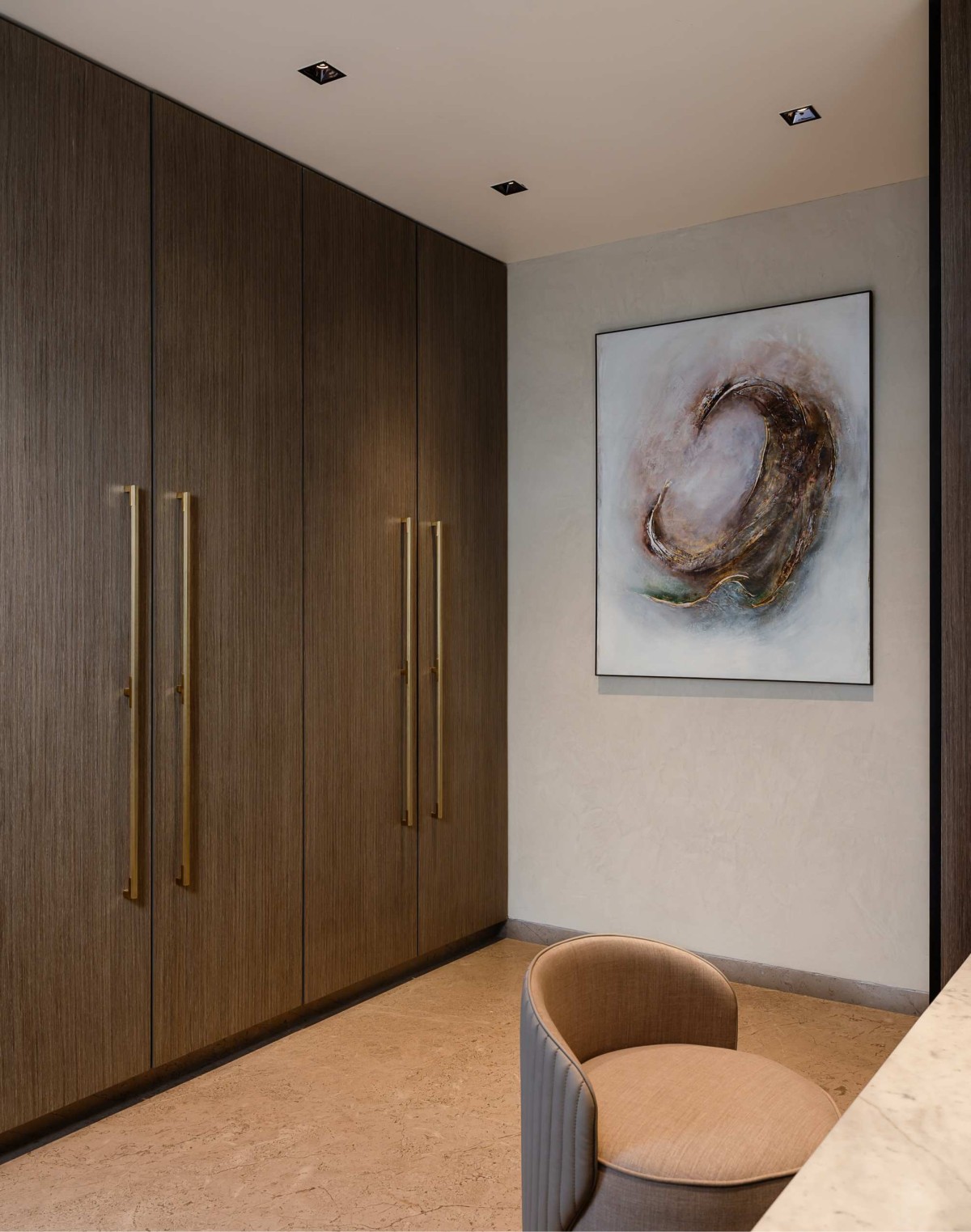 Walk in wardrobe of Swarnabhoomi Villa by Art of Space