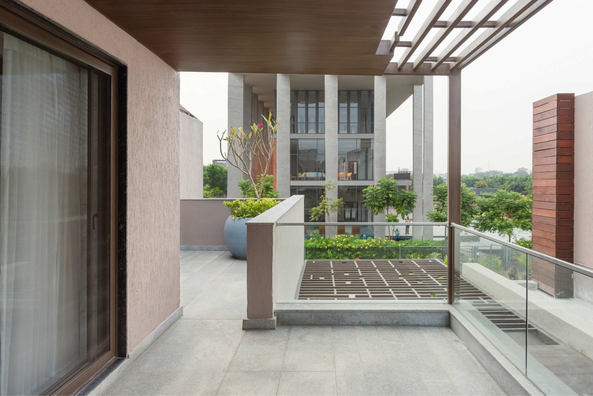 Balcony of Swarnabhoomi Villa by Art of Space