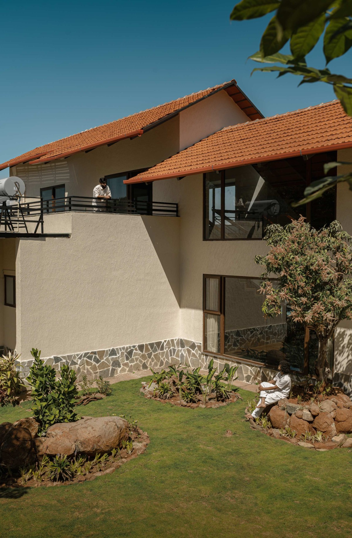 Lawn of Ishavas by HabitArt Architecture Studio