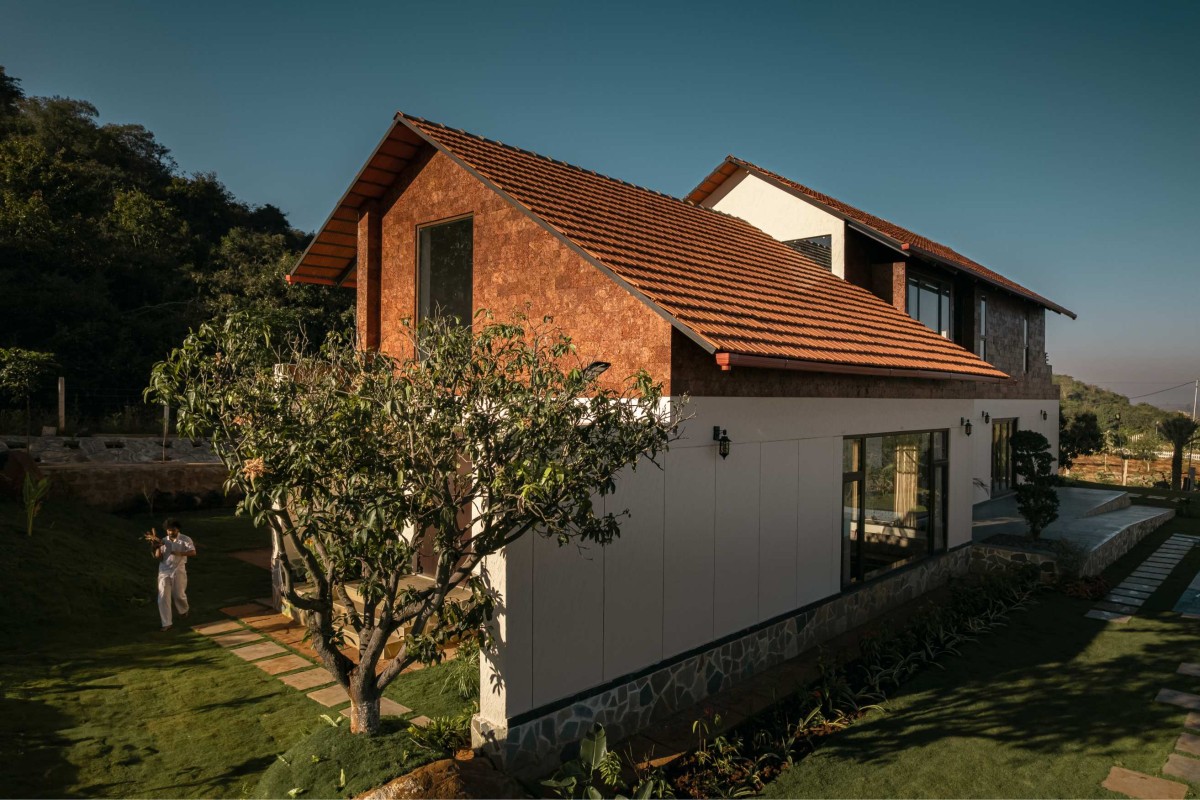 Exterior view of Ishavas by HabitArt Architecture Studio
